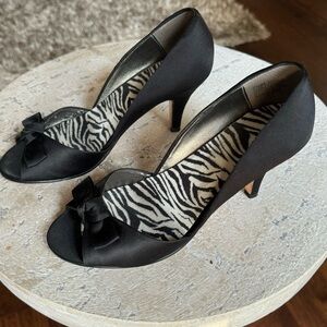 Kenneth Cole Reaction Peep Toe Satin High Heels Leather Sole Black Size 7.5M